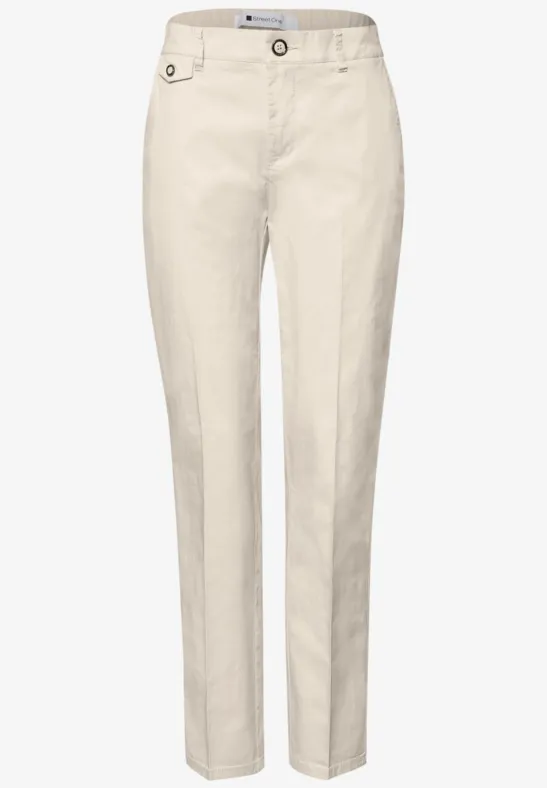 Casual fit chino's in een zachte stof silkstone white