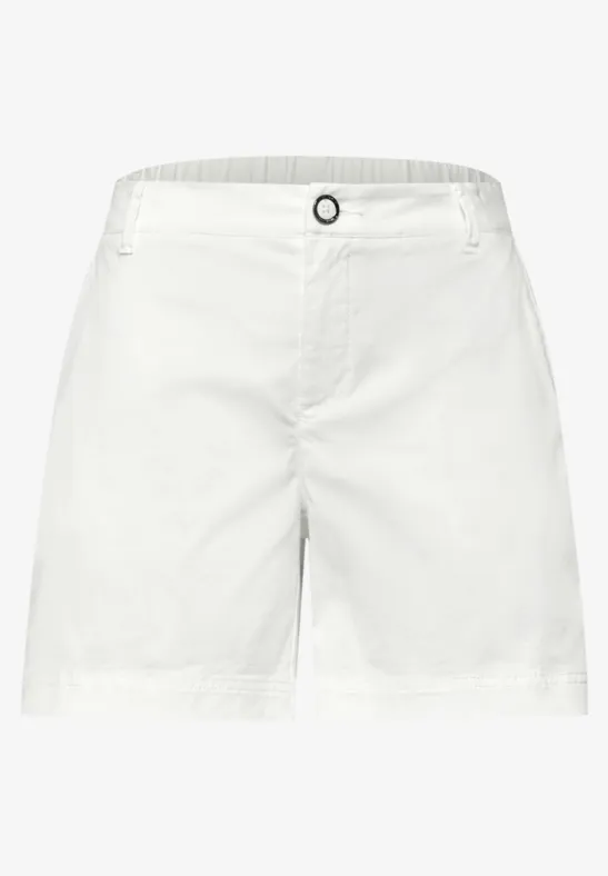Witte korte broek met knoop- en ritssluiting.