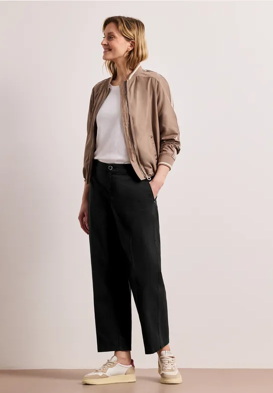 Chino Straight Legs en coupe casual Black