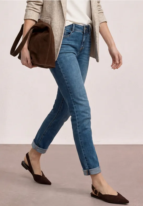 Low Waist Slim Legs jeans in casual fit authentic dark blue wash