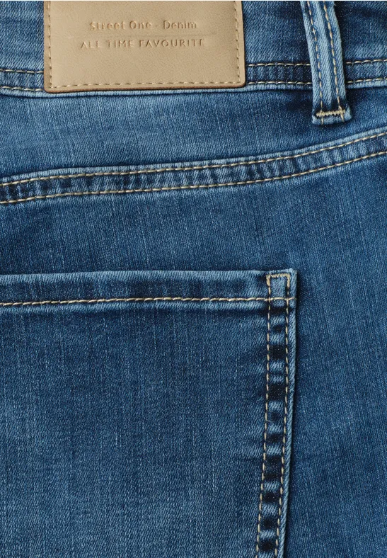 Low Waist Slim Legs jeans in casual fit authentic dark blue wash