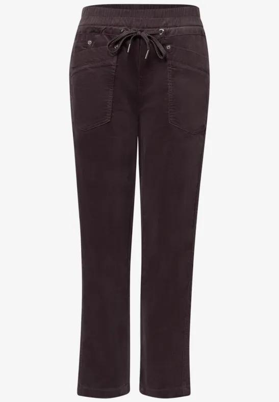 Donkerbruine vrijetijdsbroek met elastische taille en koord, rechte pijpen en opgestikte zakken.