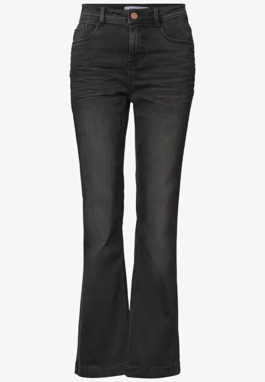 Jean noir taille haute à coupe évasée, fermeture à bouton.
