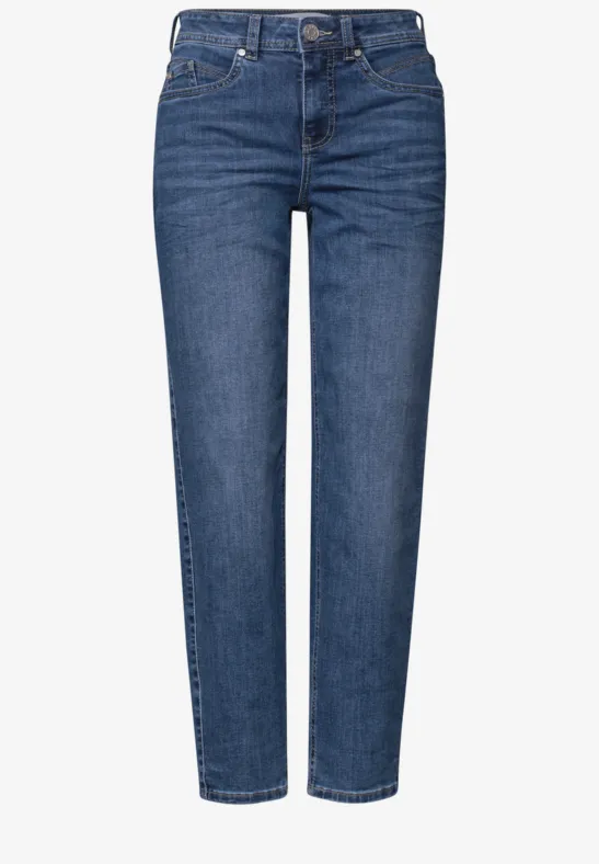 Blauwe jeans met rechte pasvorm, medium wassing en enkellang.