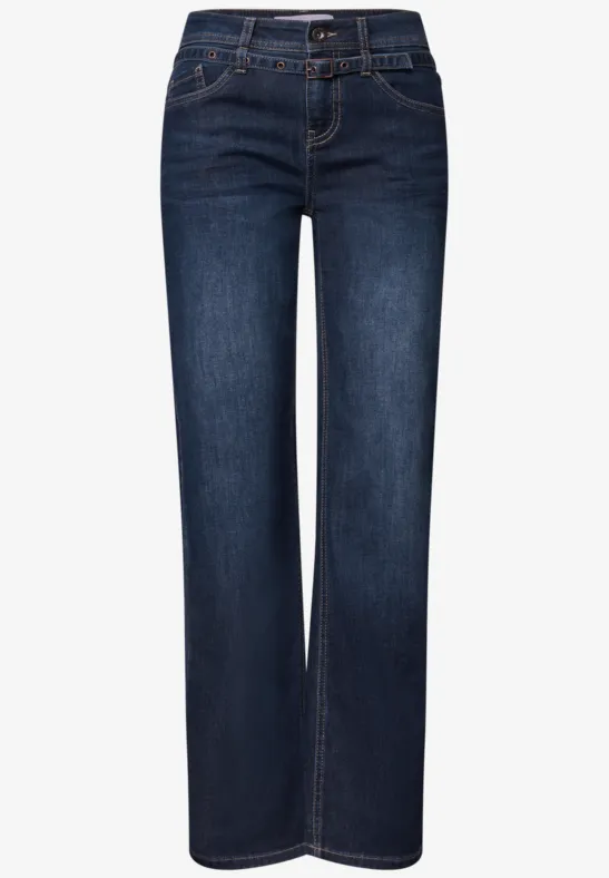 Donkerblauwe straight jeans met klassieke vijfzakkenstijl.