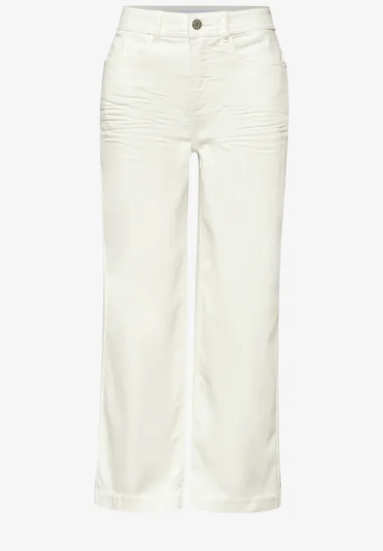 Witte broek met hoge taille, rechte pasvorm en wijde pijpen.