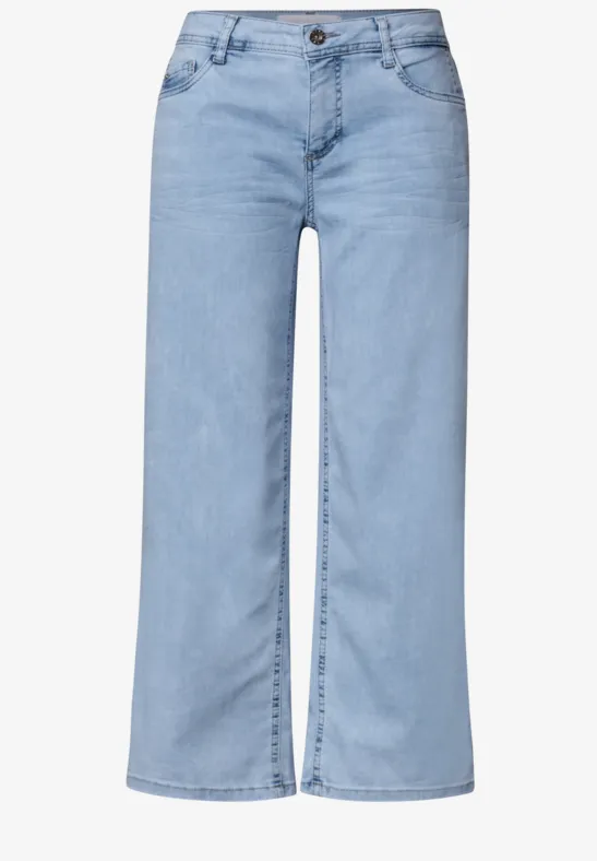Jean ample taille haute couleur bleu clair.