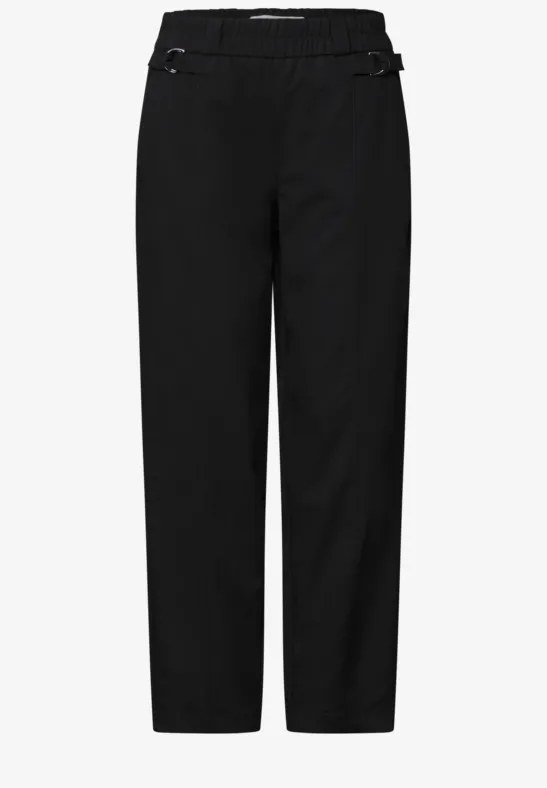 Schlichte schwarze Hose mit geradem Schnitt und elastischem Bund