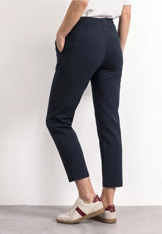 Dunkelblaue Damenhose bis Knöchel mit geradem Schnitt, Eingrifftaschen und elastischem Bund.