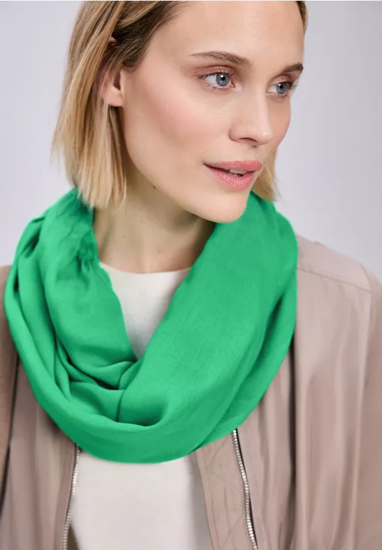 Loop-Schal in Unifarbe aus Viskose arcadia green