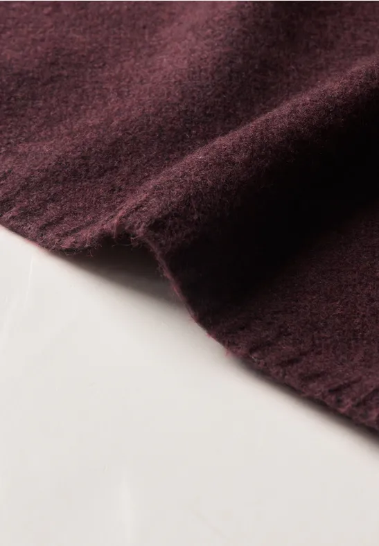 Fijn gebreide driehoekige sjaal in effen kleur rustic rouge mel.
