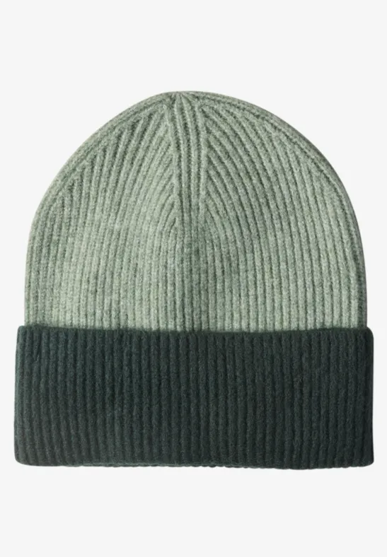 Fijngebreide muts in colorblock-stijl mossbound green
