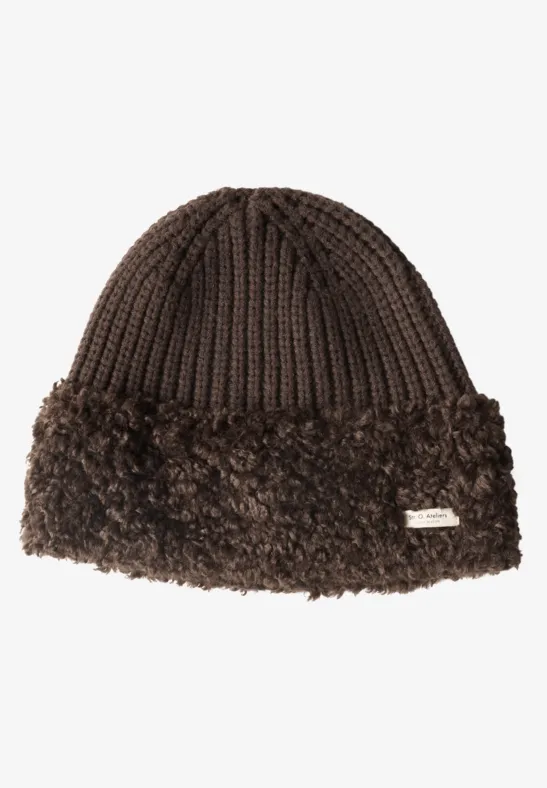 Gebreide muts met teddy-details auburn brown