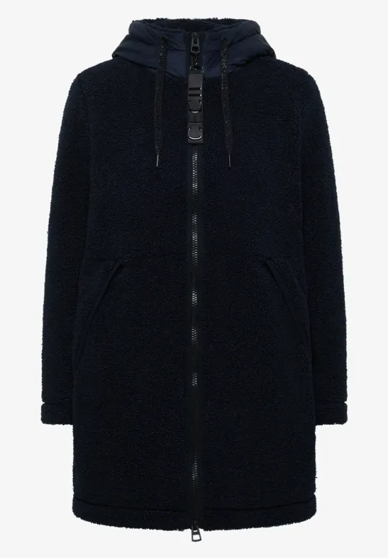 Schwarzer, mittellanger Teddy-Fleece-Mantel mit Kapuze, Reißverschluss und Eingrifftaschen.