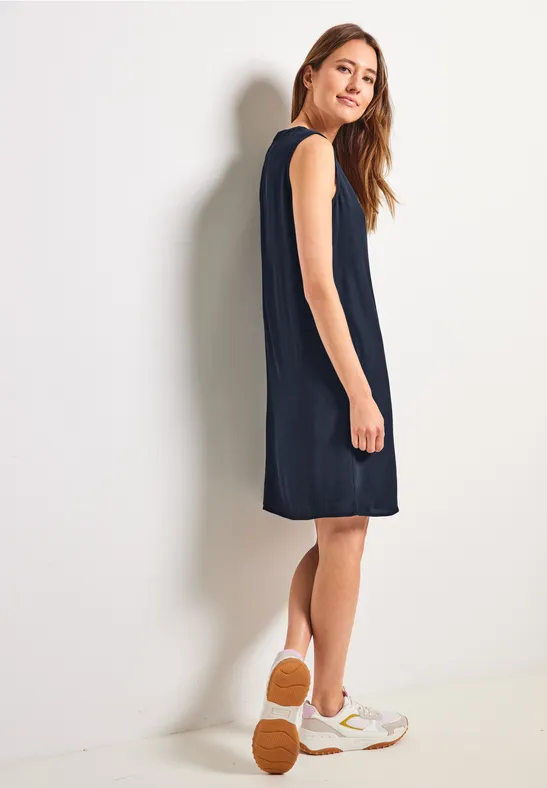 Crepekleid in Unifarbe deep blue
