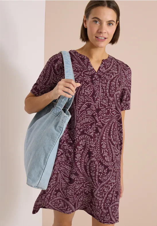 Robe à longueur de genou avec motif paisley sweet grape red