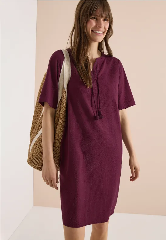 Robe longueur genou en qualité seersucker sweet grape red