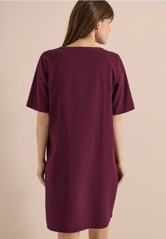 Robe longueur genou en qualité seersucker sweet grape red