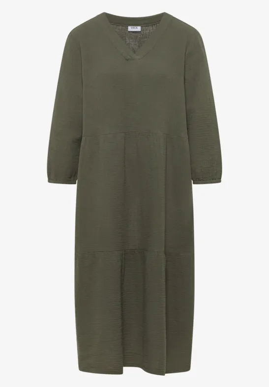 Lässiges, olivgrünes Midikleid mit 3/4-Ärmeln, V-Ausschnitt und stufenförmigem Rock.