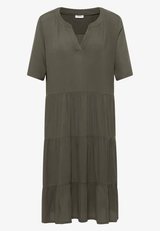 Olivgrünes, kurzärmeliges Midikleid mit V-Ausschnitt und Stufendesign.