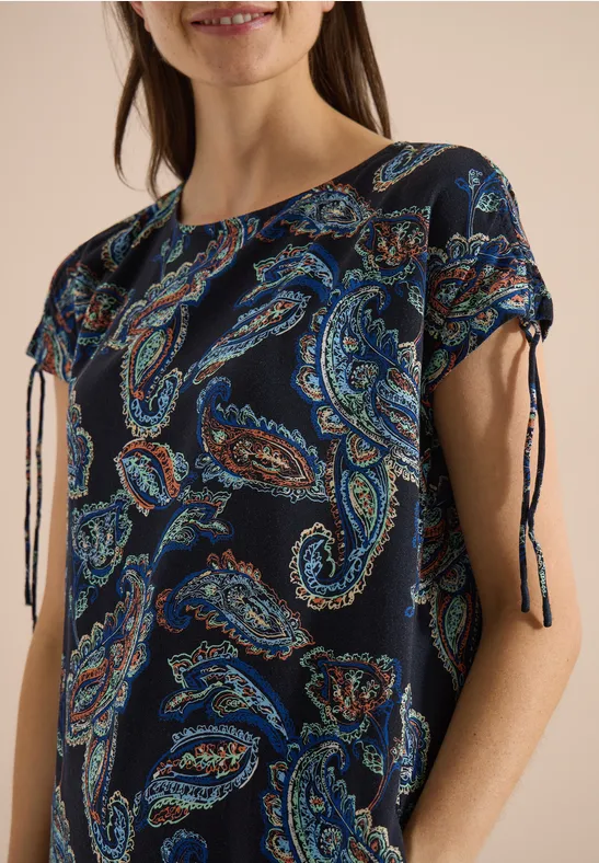 Blouse bleu foncé à imprimé cachemire coloré et manches courtes à cordons