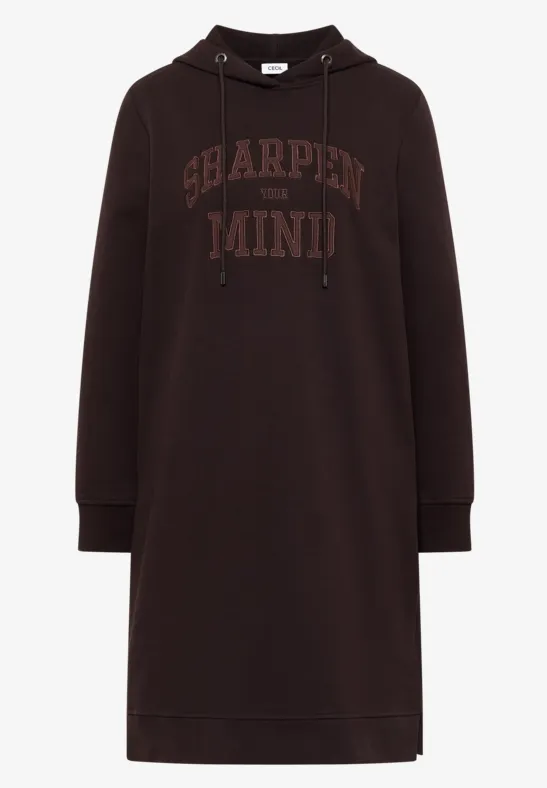 Bruine, knielange hoodie-jurk met lange mouwen en 'SHARPEN MIND!' opdruk aan de voorkant