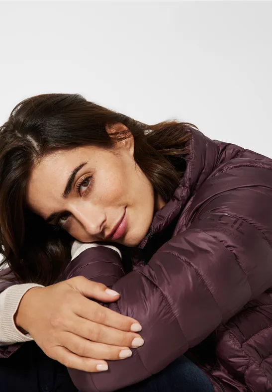 Leichte Steppjacke plum