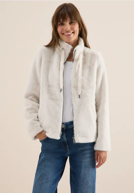 Kurze Fellimitat Jacke vanilla white