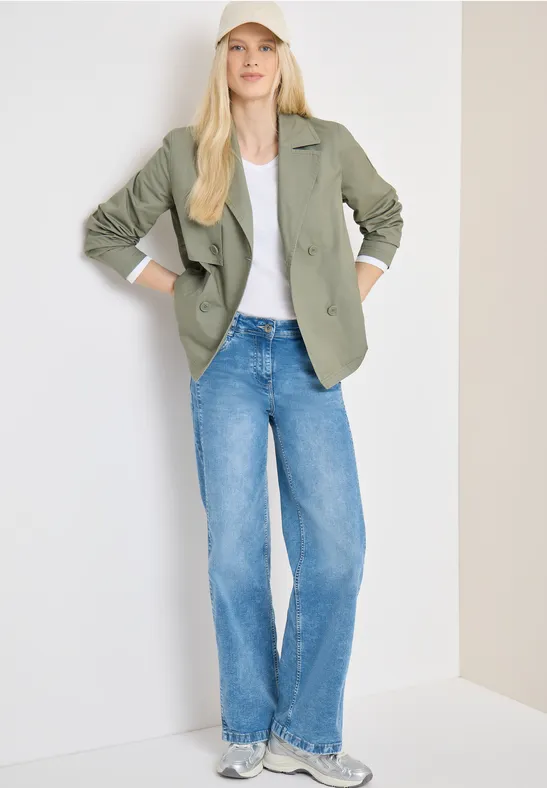 Trench-coat court chlorella green