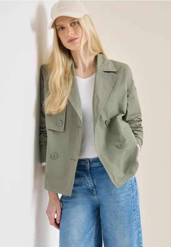 Trench-coat court chlorella green