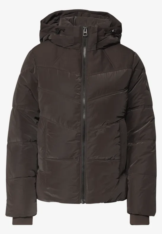 Dunkelbraune Steppjacke mit Kapuze, Reißverschluss vorne und seitlichen Taschen.