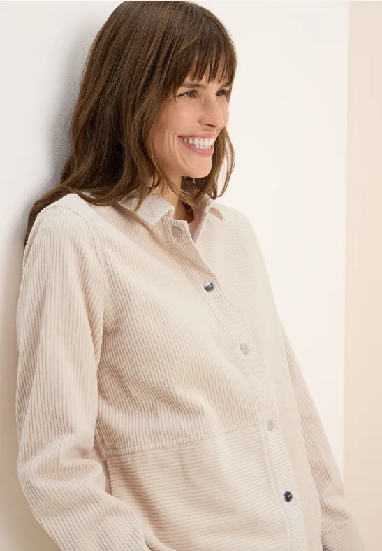 Cord Overshirt mit Knöpfen oat milk beige