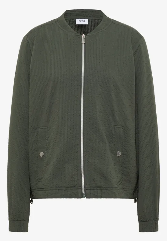 Olivengroene bomberjack met ritssluiting en opgestikte zakken – licht en casual.