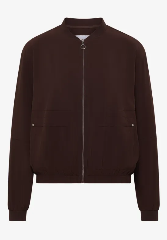 Blouson bomber marron foncé avec fermeture éclair, poches latérales et bordures côtelées.