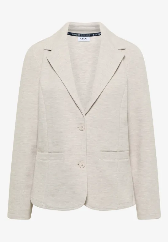 Veste femme clair à deux boutons, col tailleur, deux poches plaquées, coupe blazer décontractée.