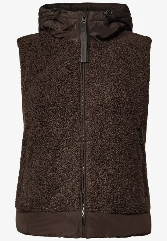 Dunkelbraune, ärmellose Teddyfleece-Weste mit Kapuze, Reißverschluss und seitlichen Taschen.