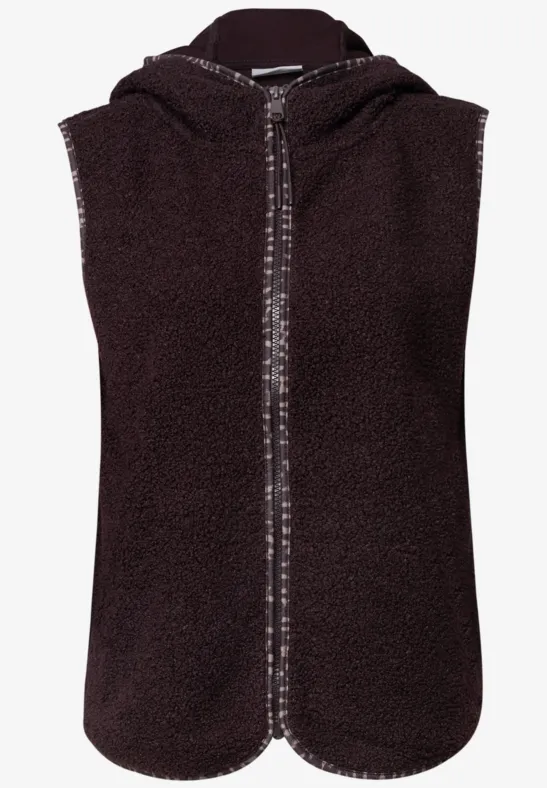Dunkelbraune, ärmellose Teddy-Fleece-Weste mit Kapuze und durchgehendem Reißverschluss.