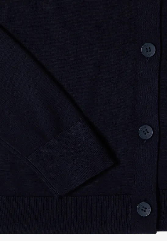 Dunkelblauer Cardigan mit Knopfleiste, langen Ärmeln und glatter Strickstruktur.