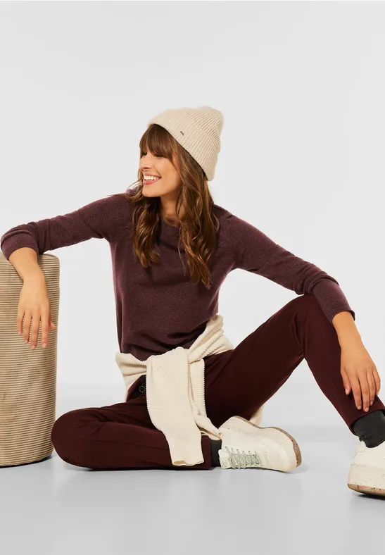 Zacht gebreide pullover dark red grape melange