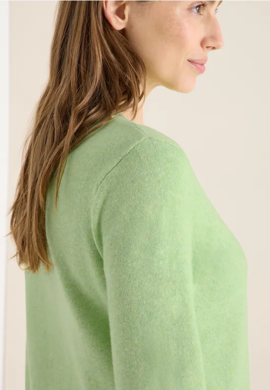 Doux pull-over en couleur unie null