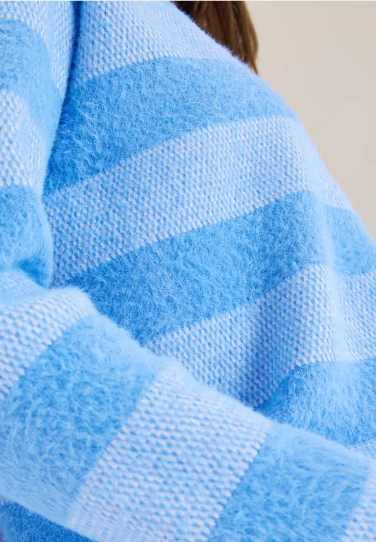 Pull en fil de plume fountain blue