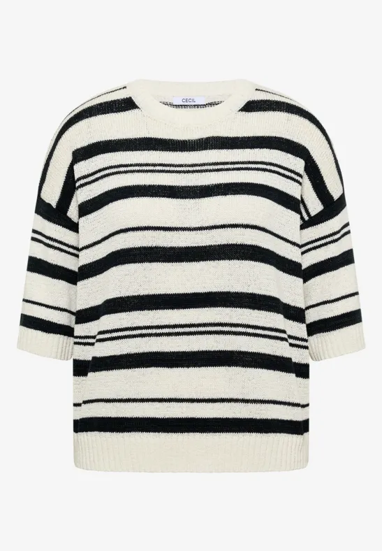 Strukturierter, cremeweißer Pullover mit schwarzen Querstreifen und 3/4-Ärmeln.