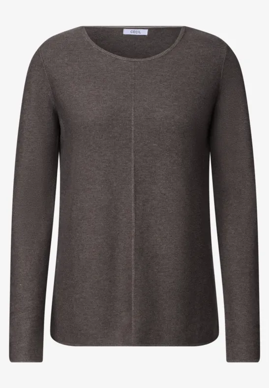Brauner Pullover mit Rundhalsausschnitt, langen Ärmeln, feiner Mittelnaht und schlichter Passform.