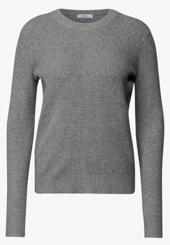 Hellgrauer Strickpullover mit Rundhalsausschnitt und langen Ärmeln.