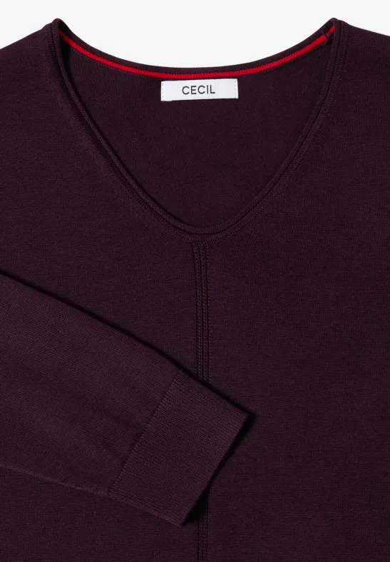 Dunkelrotes V-Neck-Shirt mit sichtbarem 'Cecil'-Etikett und umgeschlagener Ärmelsaum.