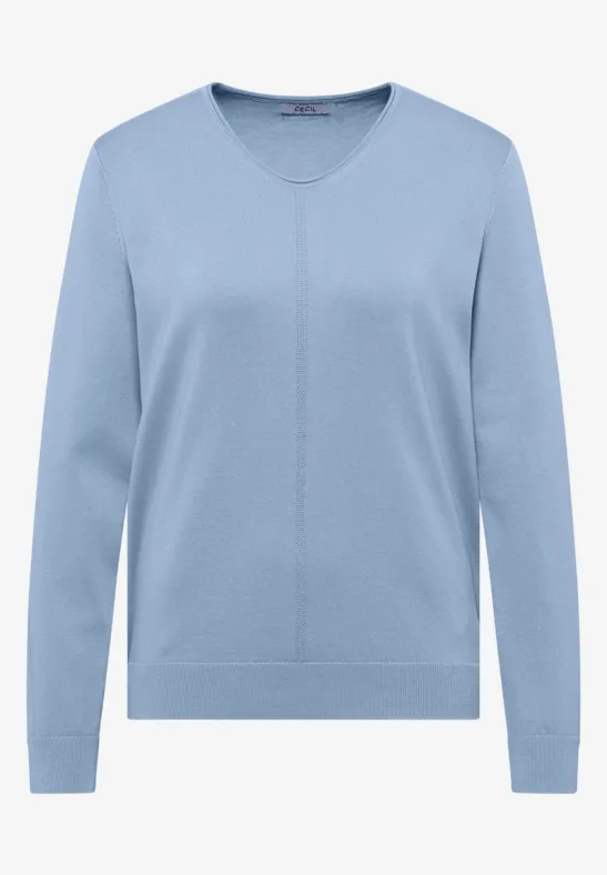 Hellblauer Pullover mit V-Ausschnitt und langen Ärmeln.