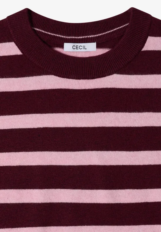Pull fin bordeaux à rayures horizontales rose pâle, col rond, étiquette 'CECIL'.