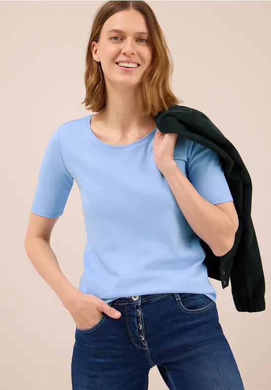 T-Shirt in Unifarbe sporty light blue