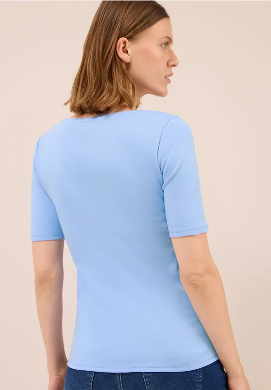 T-Shirt in Unifarbe sporty light blue