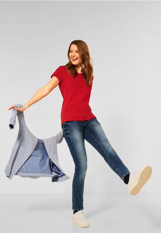 Basic shirt in effen kleur vibrant red